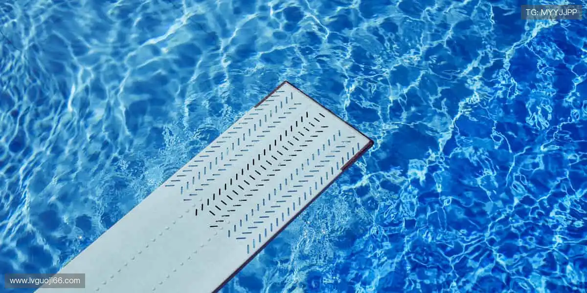 🎁限量周边,把赛场激情带回家!